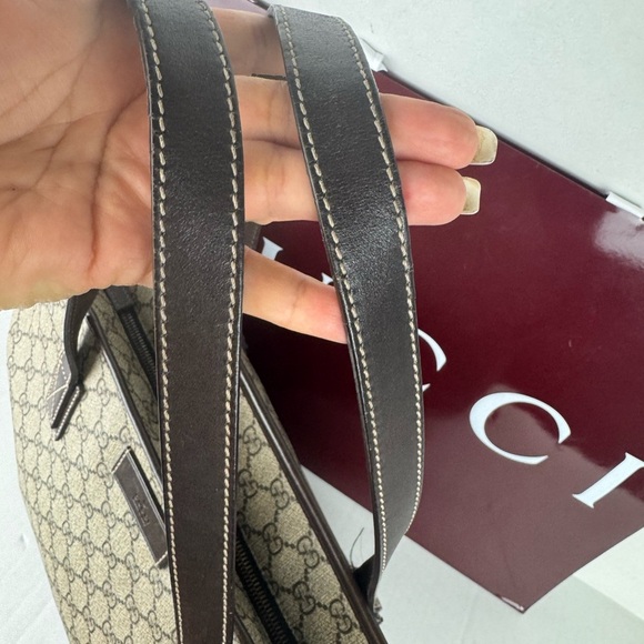 GUCCI GG Supreme Monogram Medium Zippered Shopping Tote Dark Brown. - Picture 13 of 16